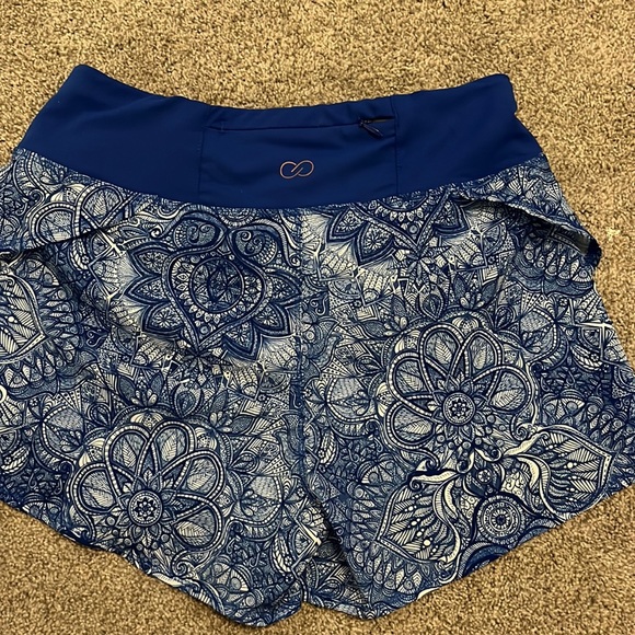 Calia by Carrie workout shorts - Picture 2 of 3